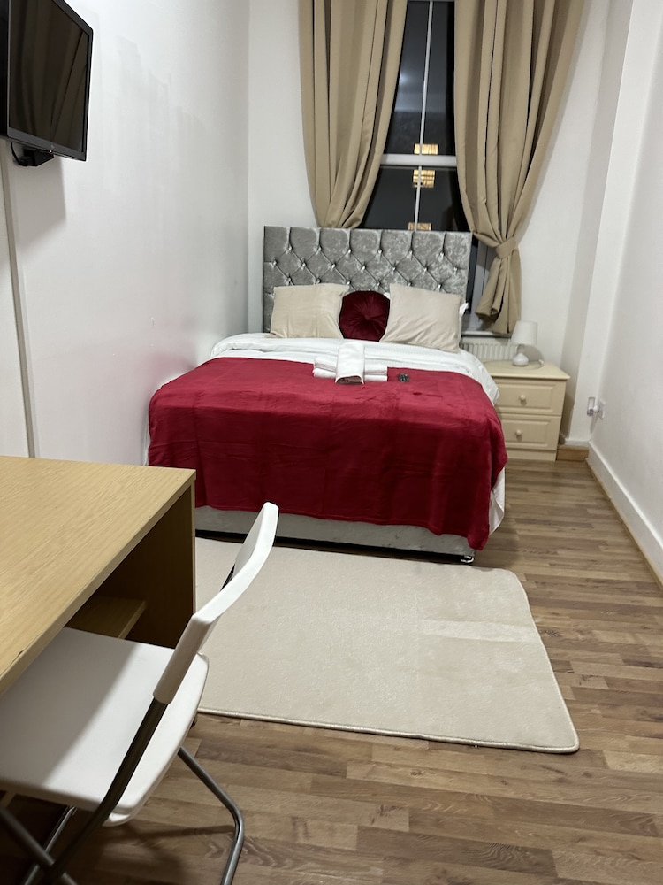 OYO New City Lodge 24/45