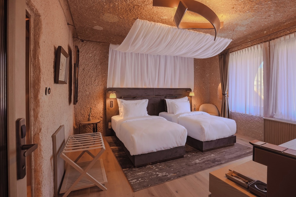 Cave, Comfort, Twin Beds