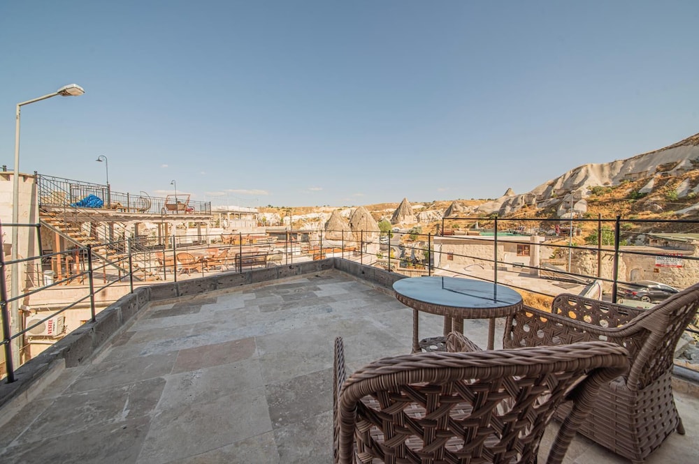 Chelebi Cave House 75/98