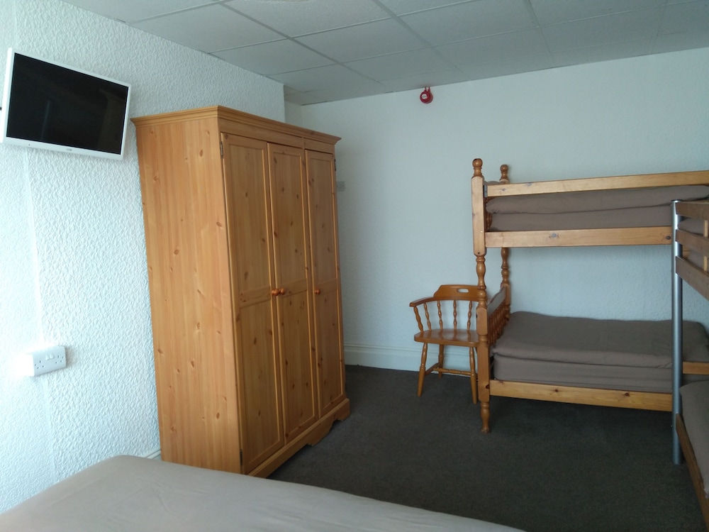 Aunties Coliseum Hotel 26/50