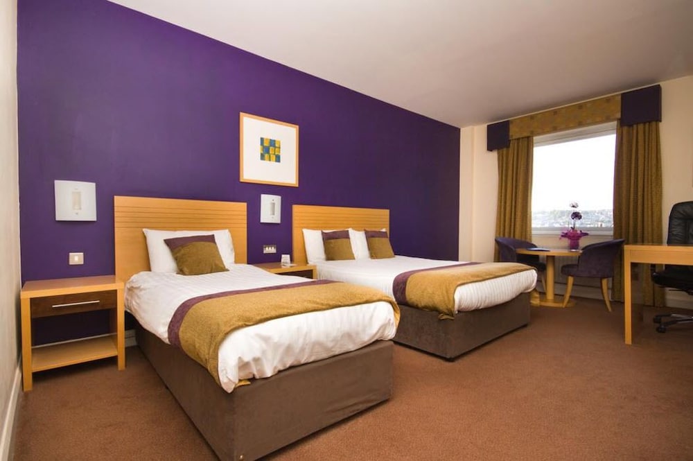 City Hotel Derry 25/68