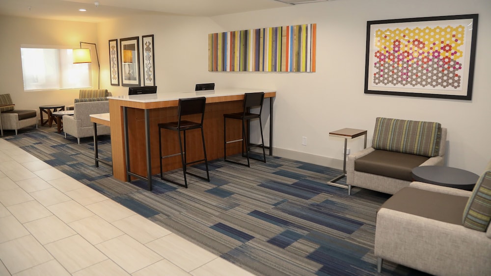 Holiday Inn Express and Suites Colorado Springs North an IHG Hotel 48/67