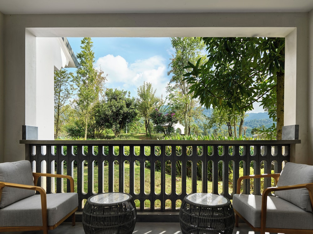 Banyan Tree Tengchong 66/81