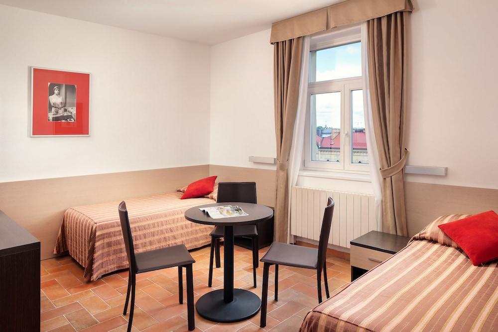 Hotel Praga 1 29/44