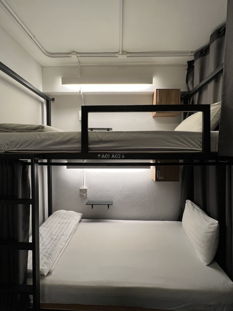 Hobnob Hostel - Adults Only 15/40