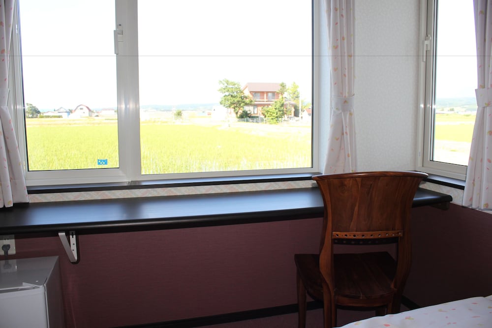 Petit Hotel Blanc Fleur 10/49