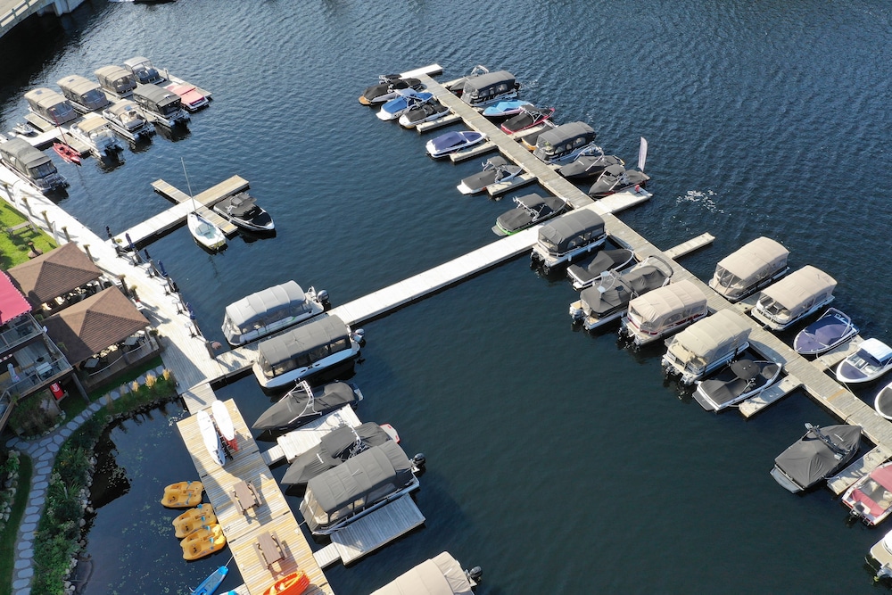 Le Viking Resort & Marina 39/50