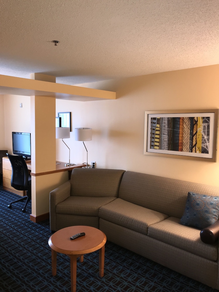 Fairfield Inn Suites Mcallen Airport 17/24
