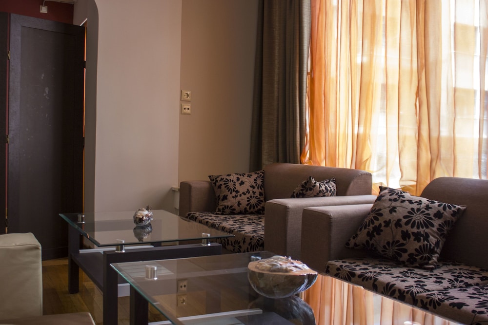 Ambrosia Suites 43/60