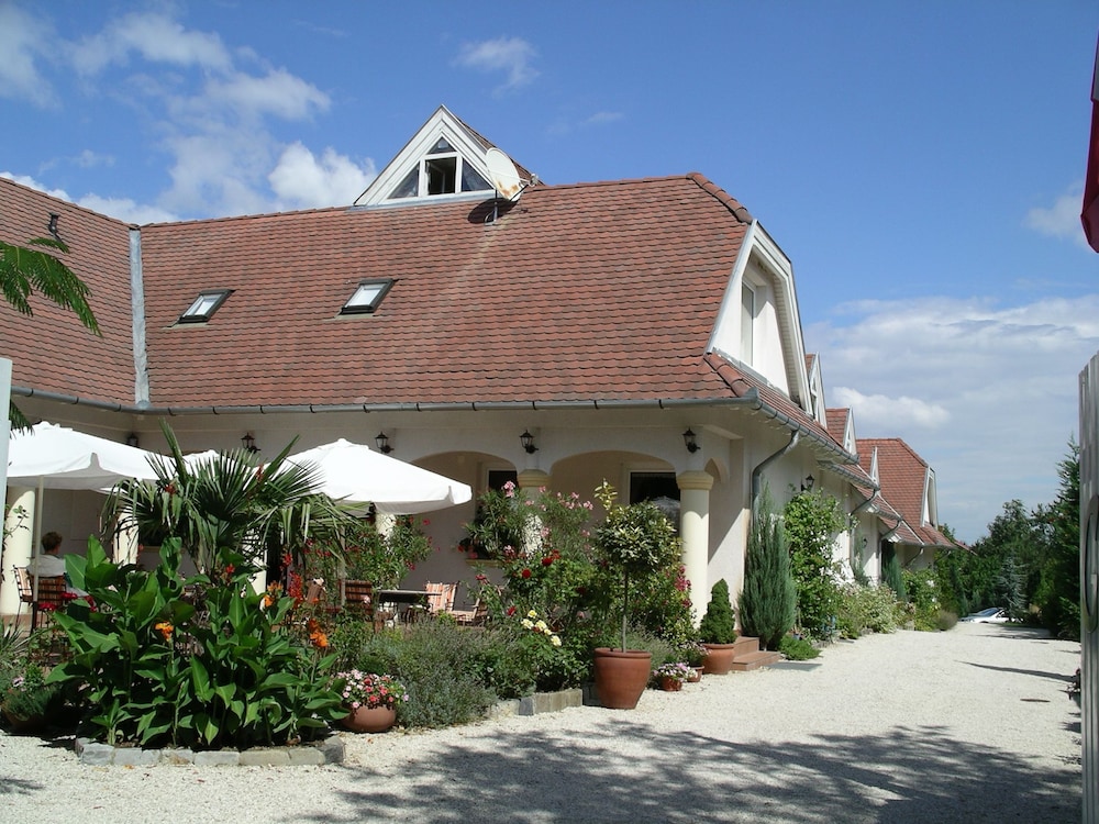 Albergo Giardino 1/50