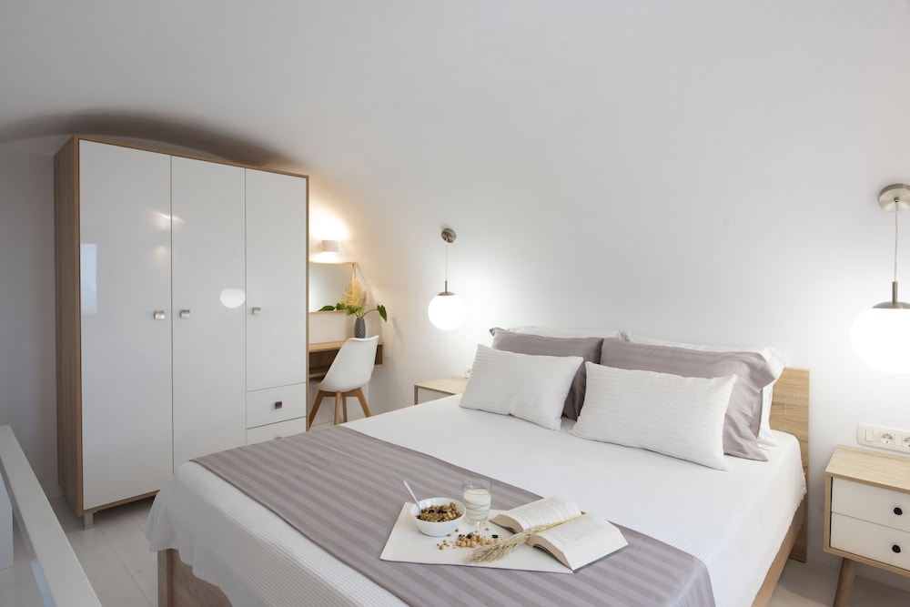 White Orchid Luxury Suites 8/50