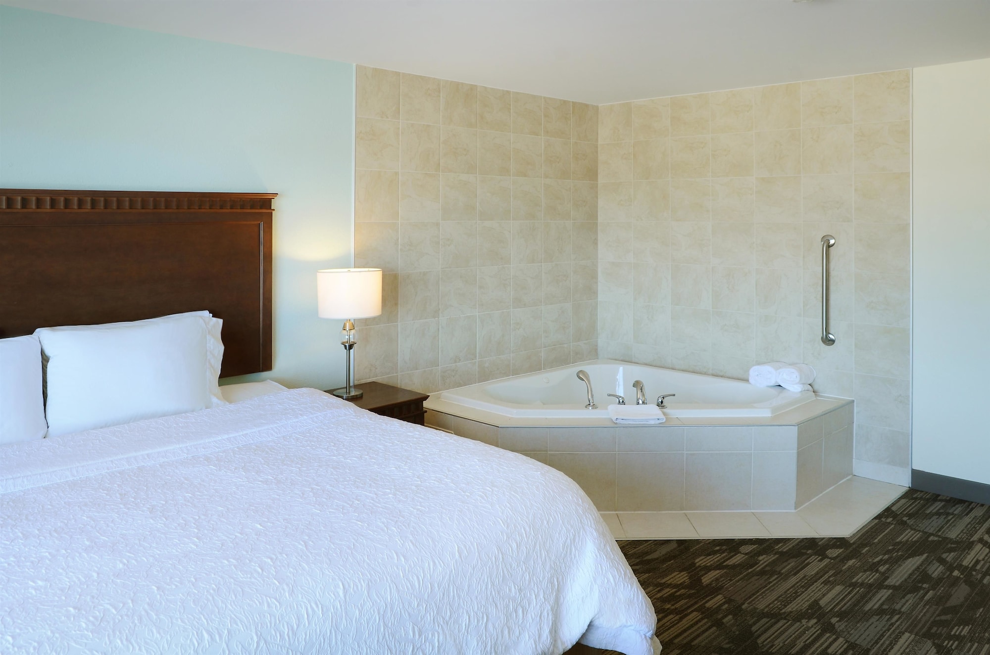 Studio, King Bed