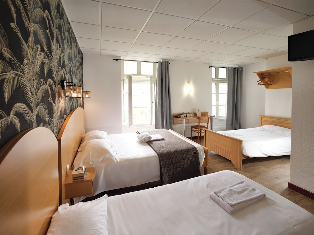 غرفة رباعية بسرير مزدوج وسريرين منفصلين، HOTEL DE LYON 2/6