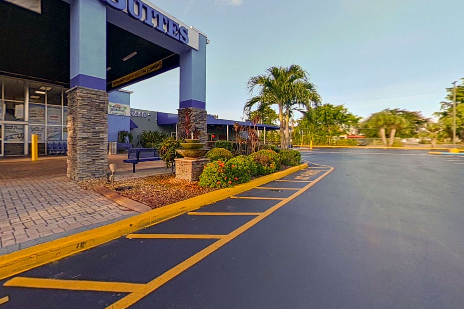 Rodeway Inn and Suites Fort Lauderdale Airport and Cruise Port 45/50