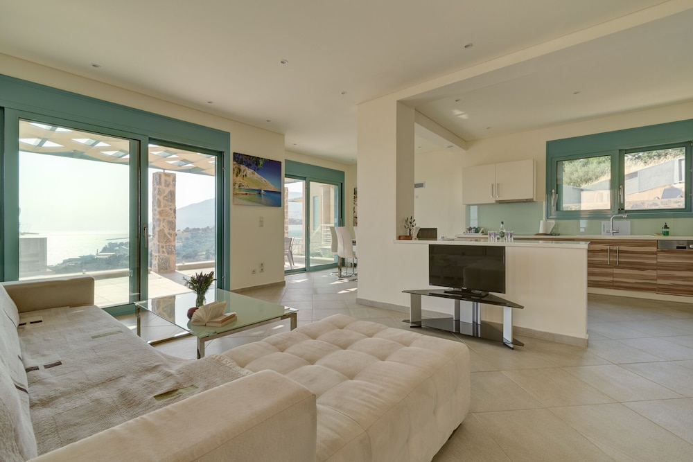 Ouzo Villas 31/50