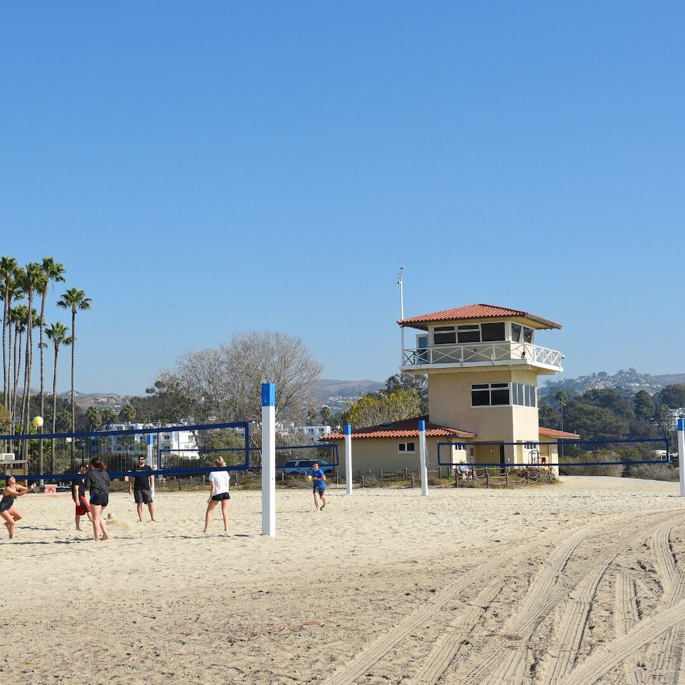 Dana Point Marina Inn 47/51