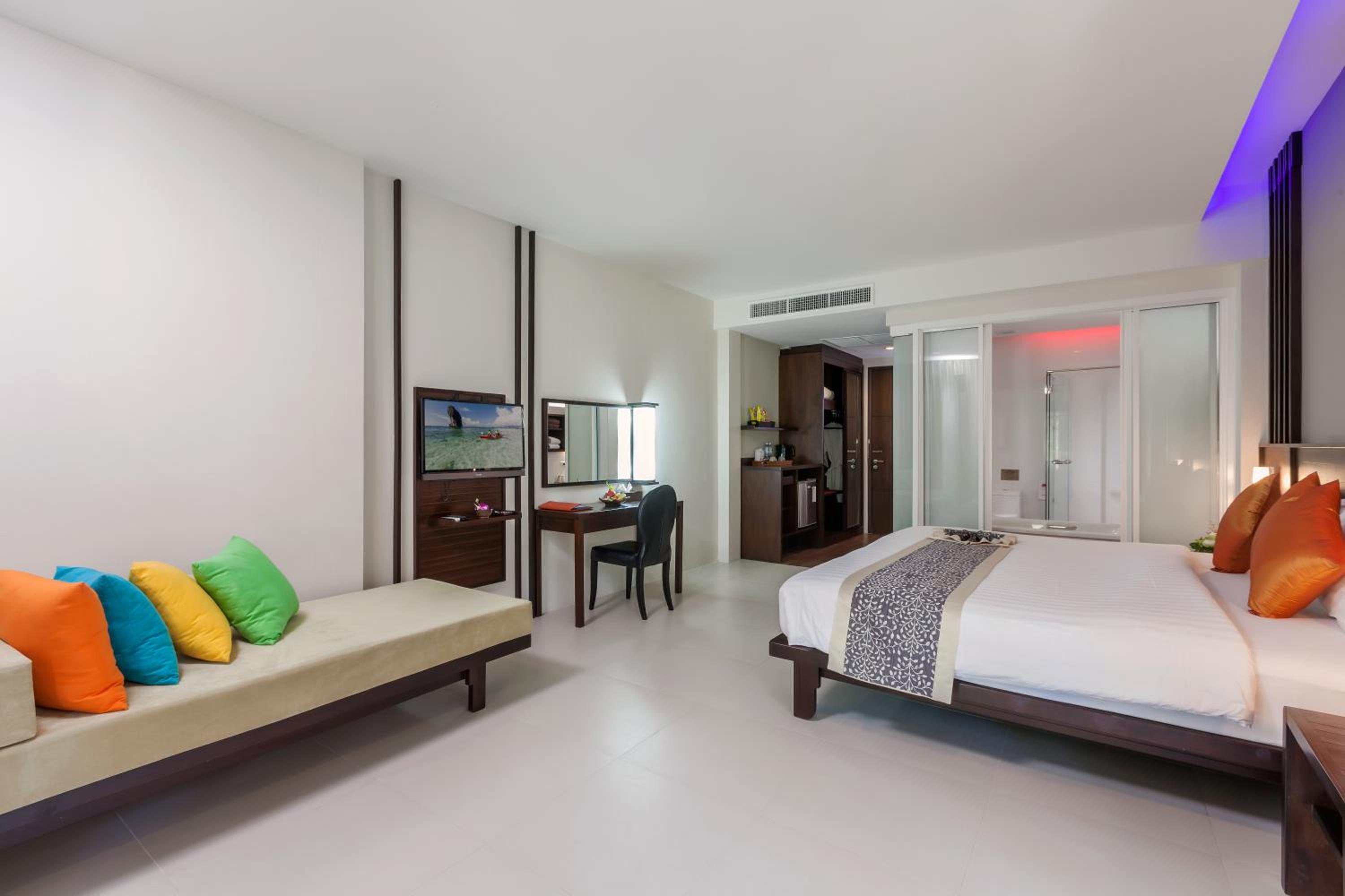 Grand, Deluxe, Double Bed, Sunset Wing, Sand Sea Resort Railay Beach 7/10
