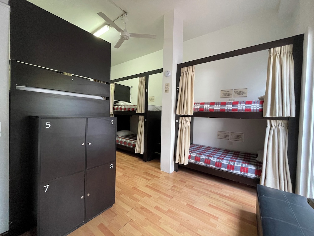 Hostal Lleras Calle 8 38/49