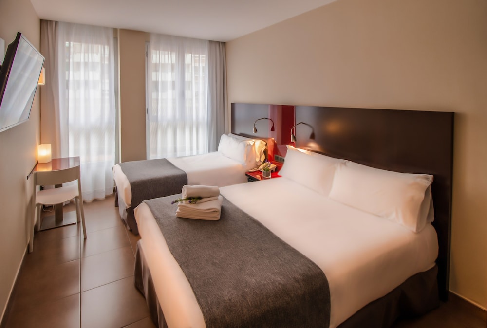 ROOM, TRIPLE