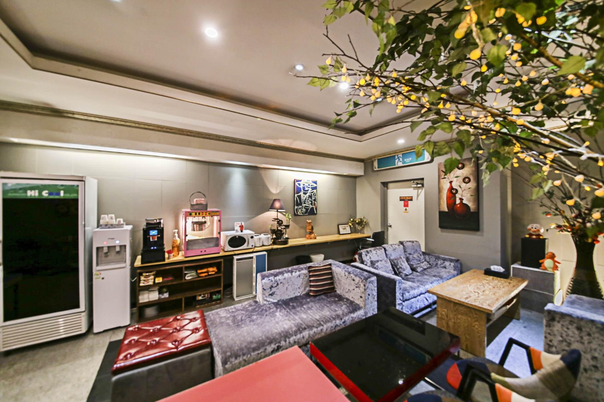Mowon Hotel 61/71