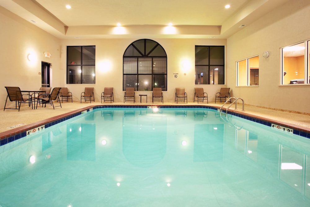 Holiday Inn Express & Suites Claypool Hill (Richlands Area) 3/63