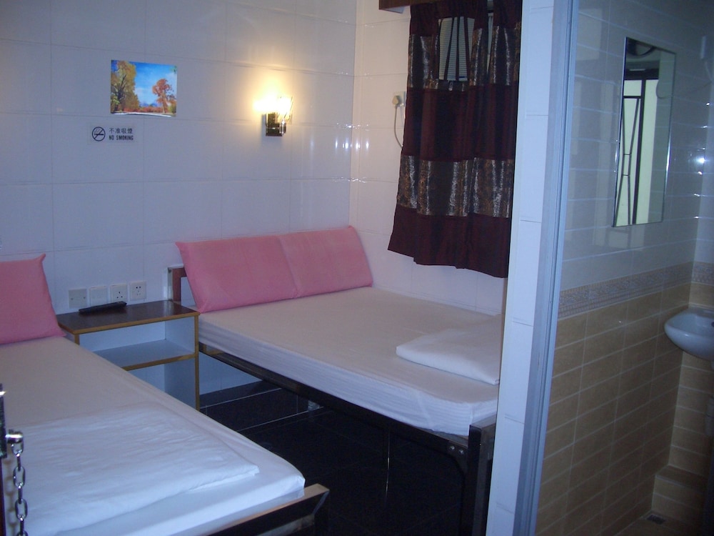 Maple Leaf Guest House 10/18