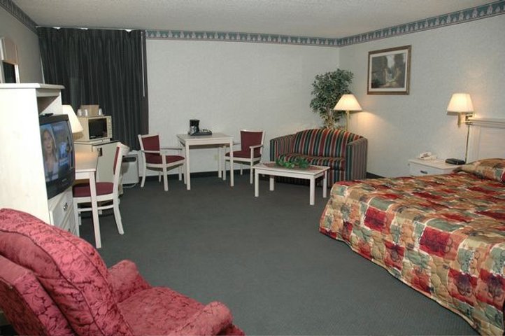 Key West Inn Baxley 5/7