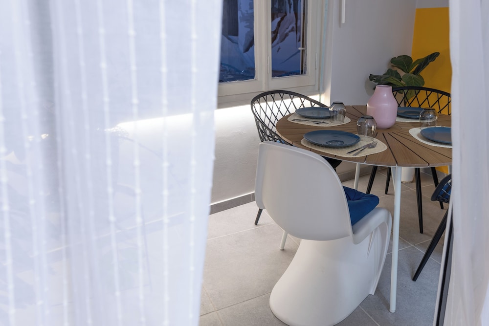 Athenian Sensations Apartments & Suites 49/60