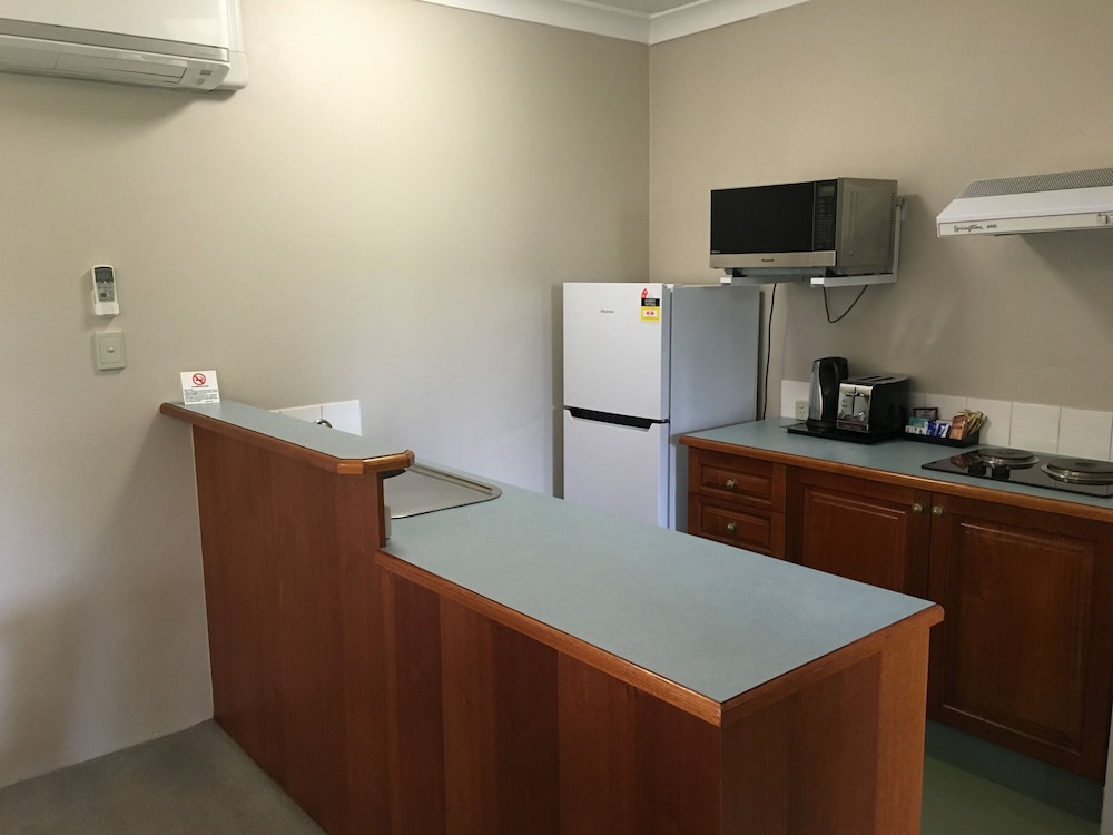Belmore All-Suite Hotel 43/54