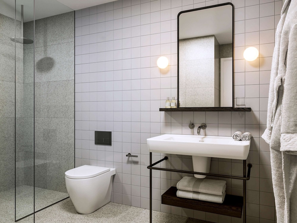 Mercure Pakenham 33/38