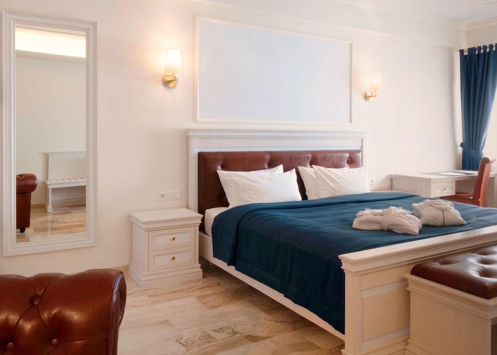 COMFORT, DOUBLE OR TWIN BED
