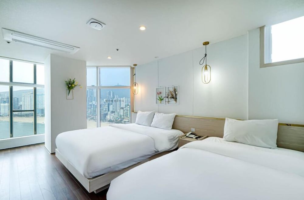 PREMIUM, TWIN BEDS, OCEAN VIEW