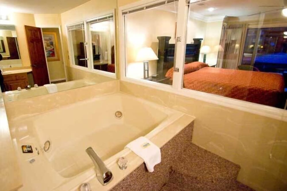 Sunbay Resort Hot Springs 34/35