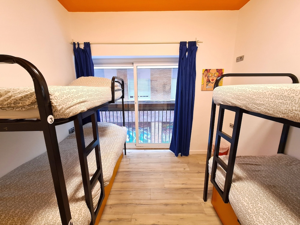 Gracia City Hostel 24/26