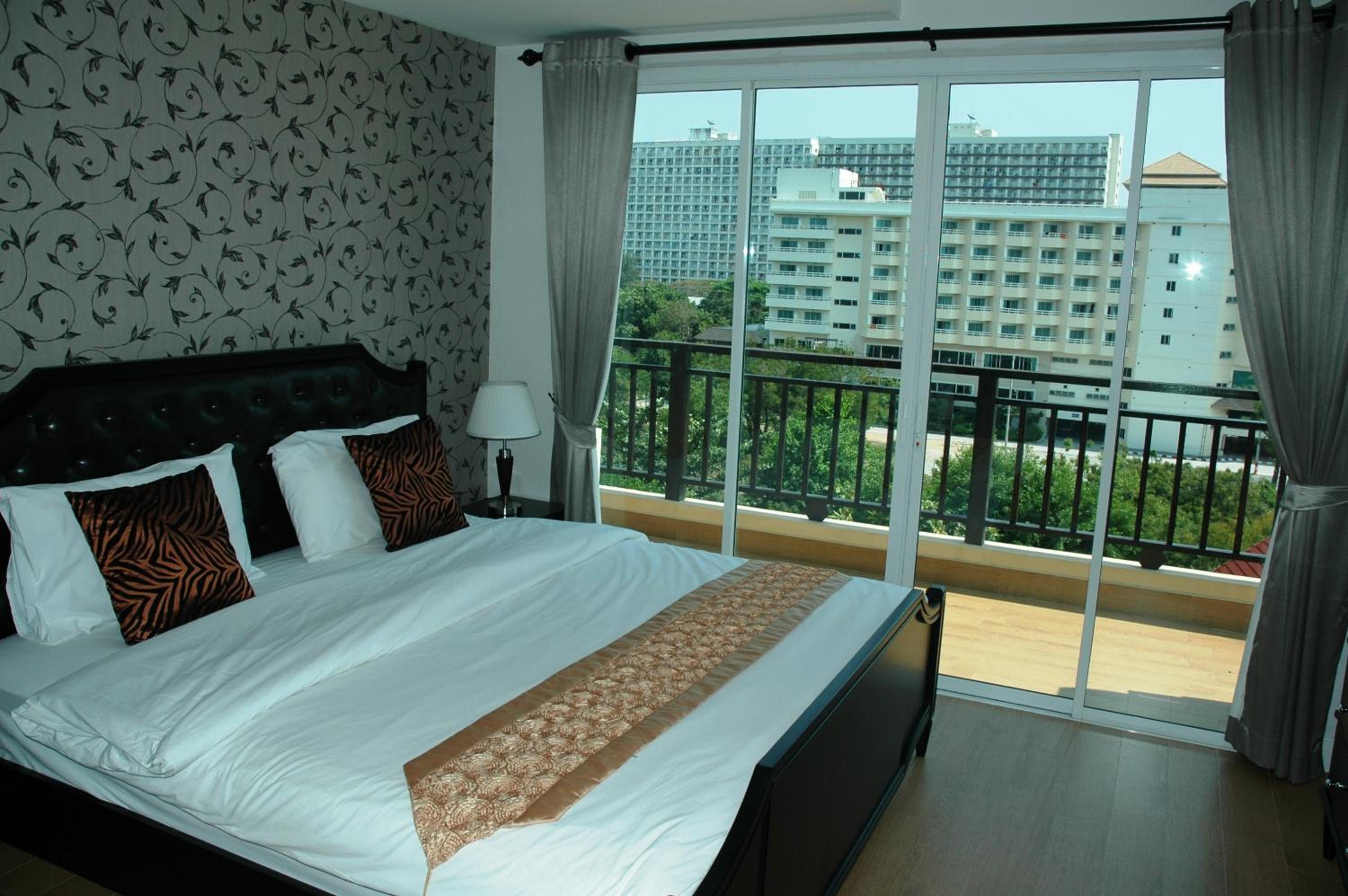 Penthouse Suite, Private Pool