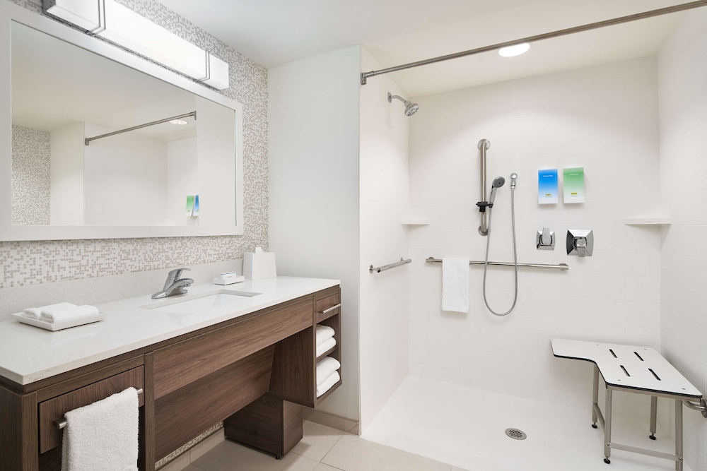Home2 Suites by Hilton Palm Bay Melbourne I 95 18/40