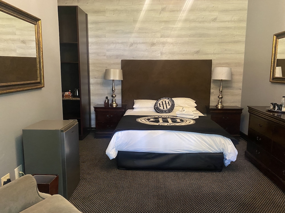 Halfway House Hotel 11/50