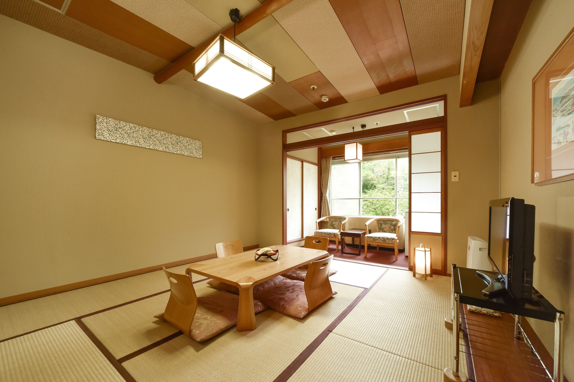 JAPANESE, CASUAL, SHARED BATHROOM