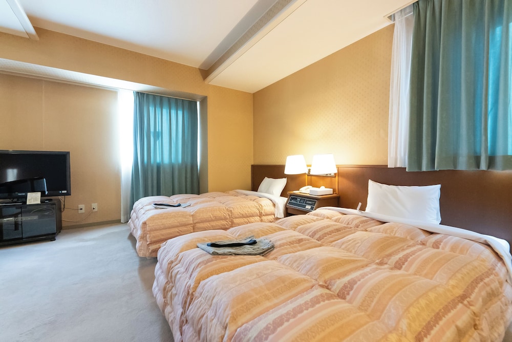 Tendo Central Hotel 18/57
