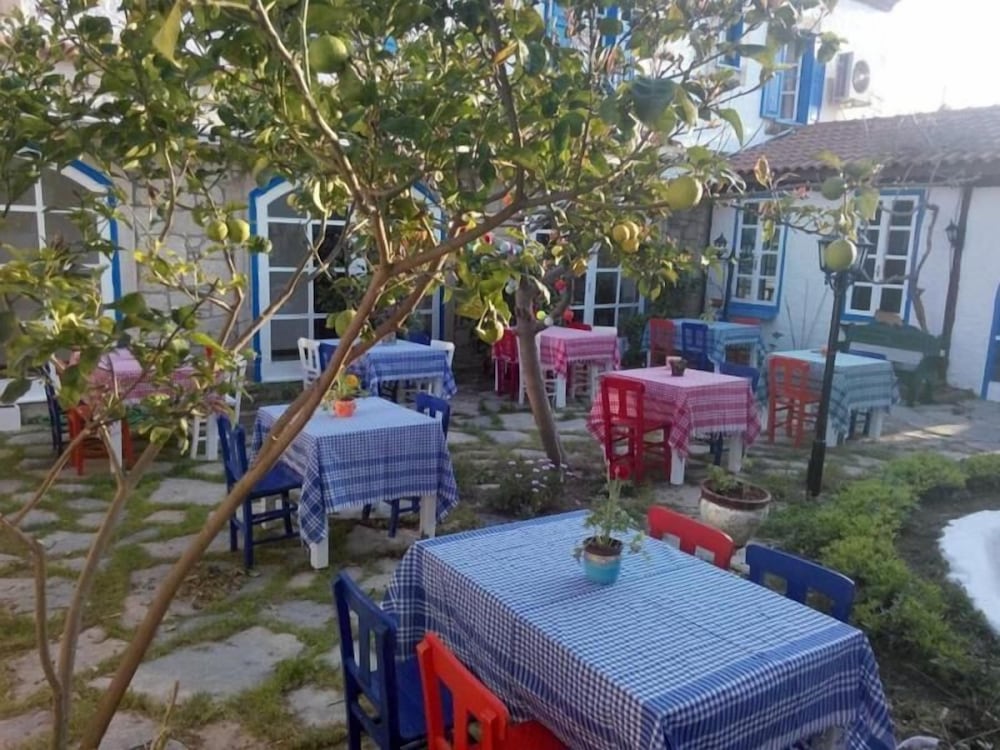 Alacati Gaia Otel 50/50