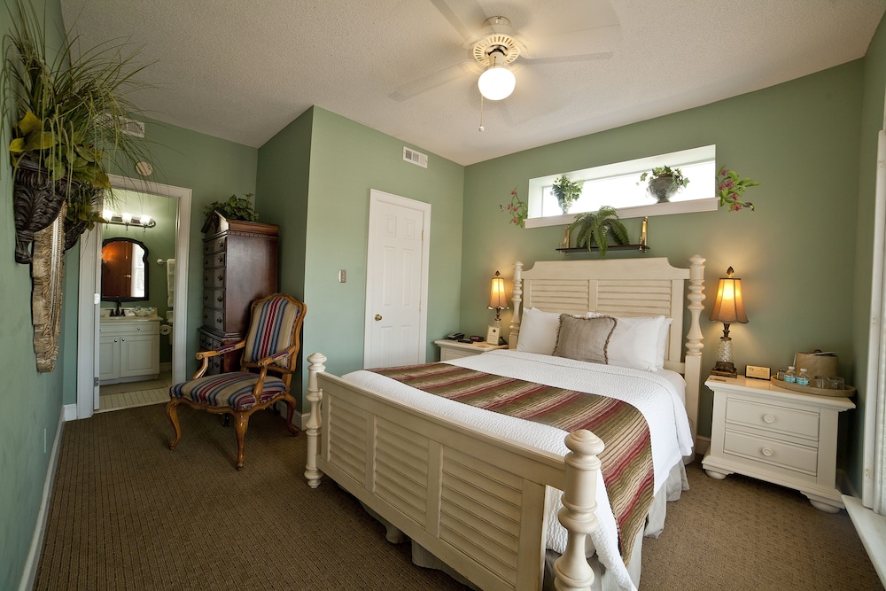 Room, Queen Bed