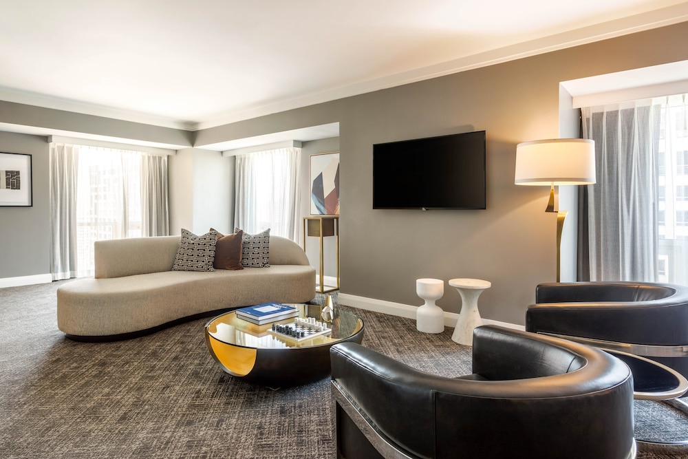 Omni Los Angeles Hotel At California Plaza 48/81