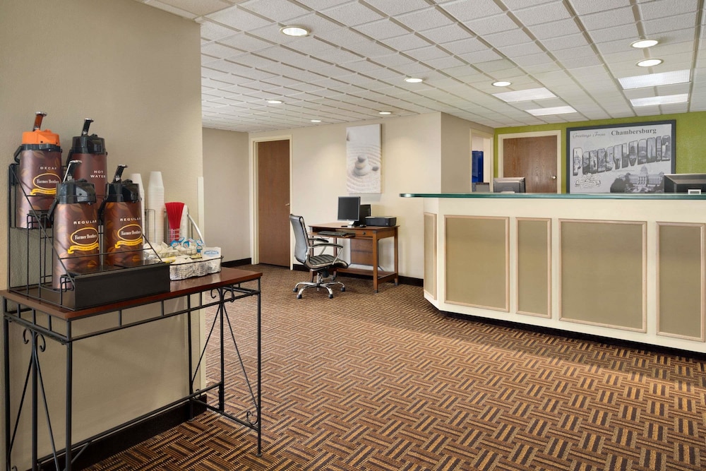 Super 8 By Wyndham Chambersburg I-81 6/43