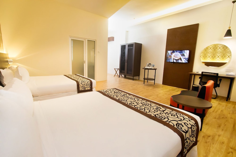 Casa Bonita Hotel 24/65