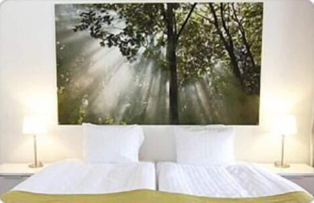 Hotell Tinget 16/24