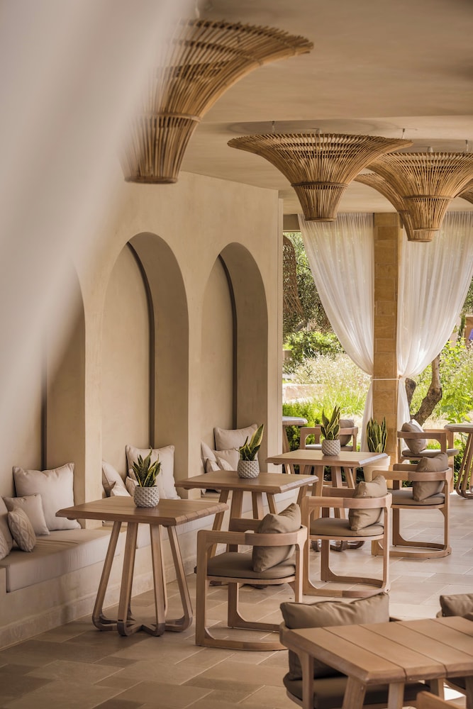 Thalassa Boutique Hotel 53/77