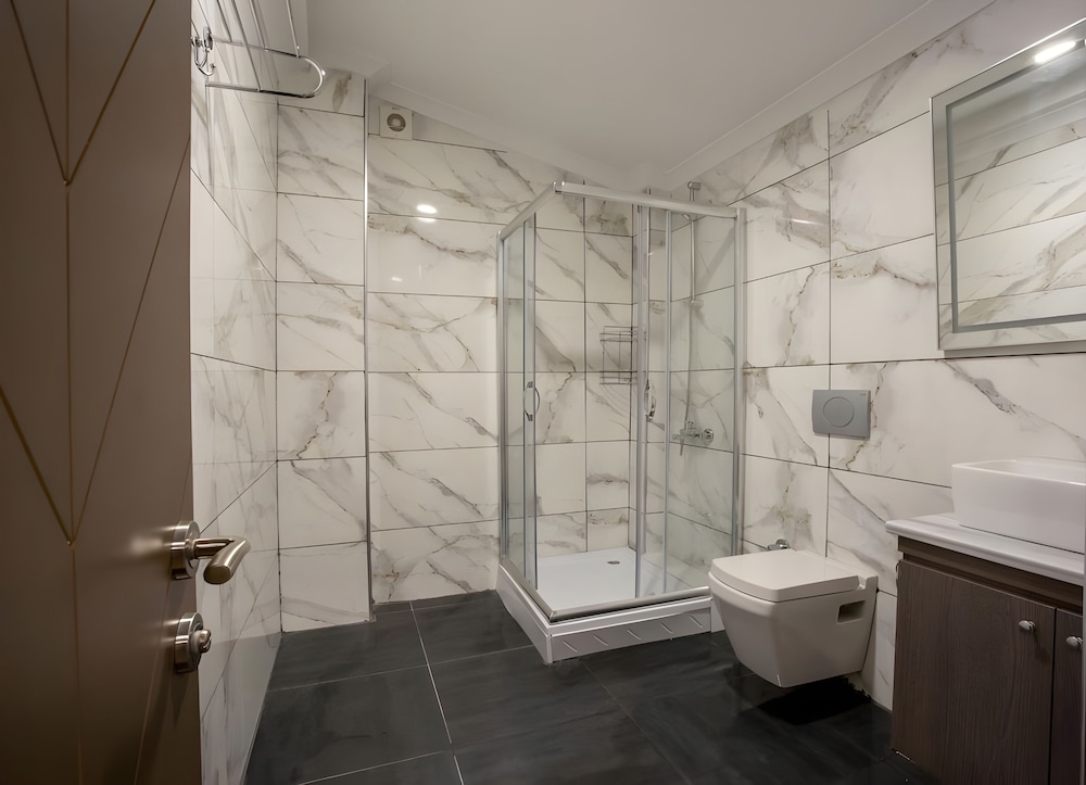 La Vie Suit Otel 26/28