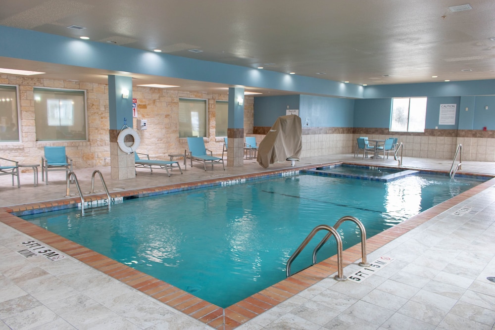 Holiday Inn Express Suites Temple Medical Center Area 1/40