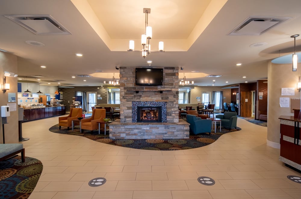 Holiday Inn Express Hotel And Suites Pittsburgh Airport 30/64