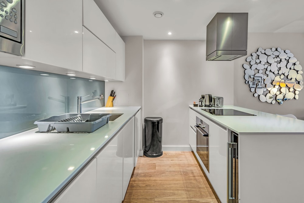 Avant Garde Apartments By Squa.Re 19/43